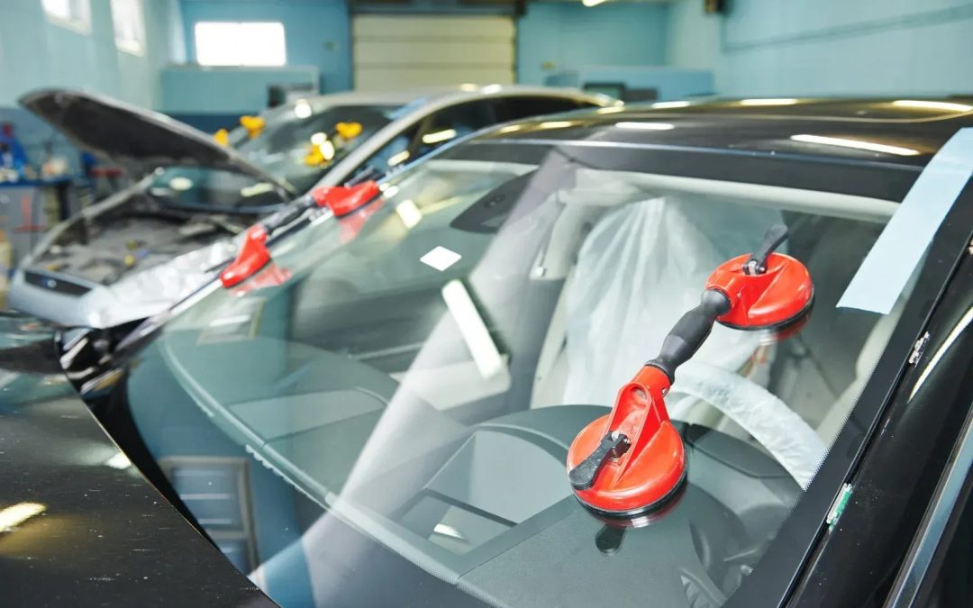 Signs You Need a Windshield Repair or Replacement ASAP